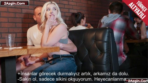 Kafede Eski Sevgilisini Gören Sarışın Şıllık Masada Otururken Bile Sikiyle Oynaştı Video